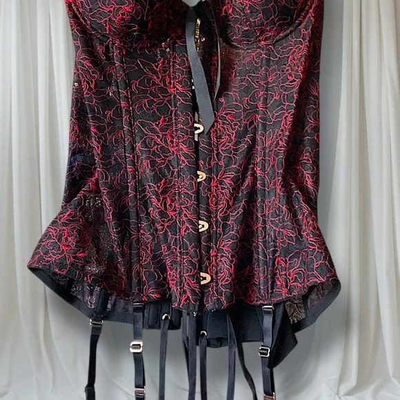 Limited Edition Savage X Fenty Black and Red Lace Shapewear - Picture 2 of 10